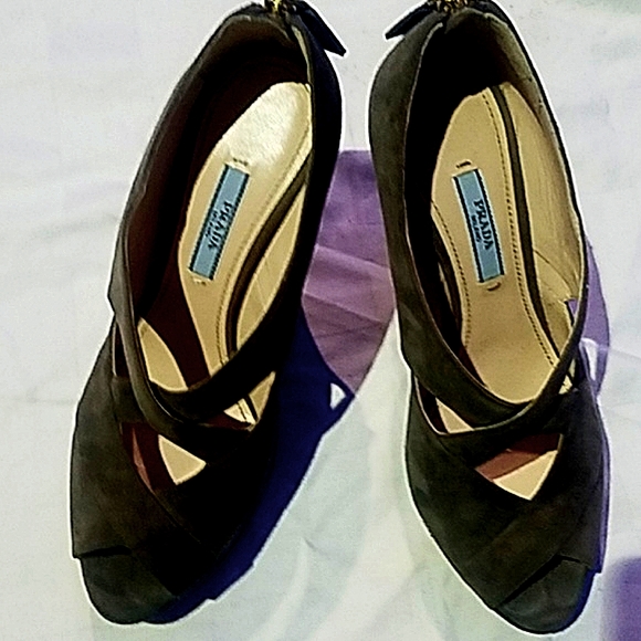 Authentic PRADA Genuine Suede Platform Stilettos - Picture 8 of 8